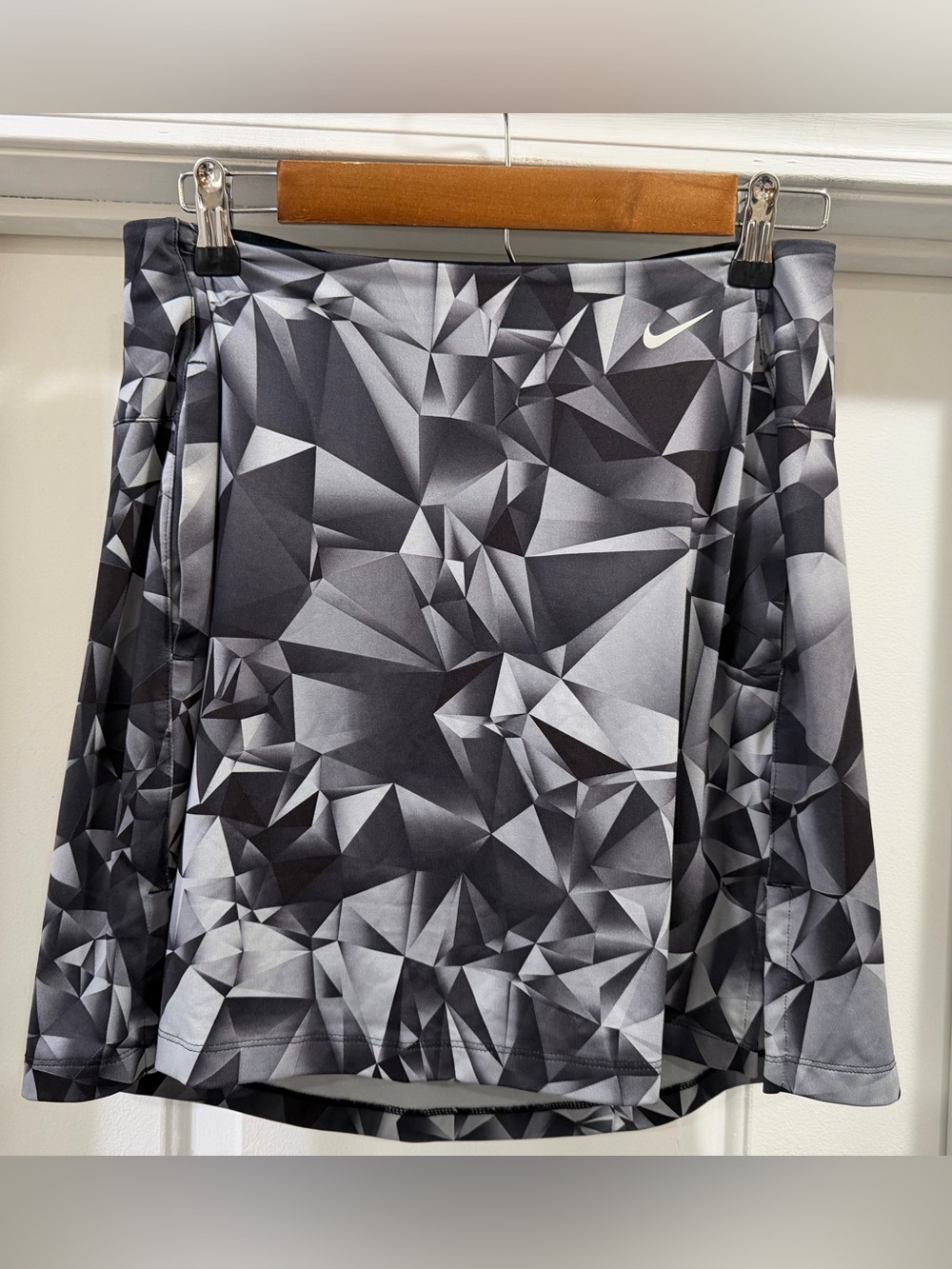 Nike Dri-Fit Geometric Grey Black Athletic Skort Skirt Size Small